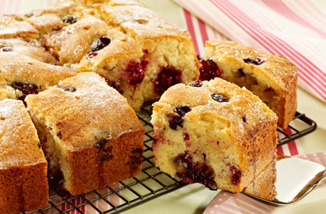 Blueberry lime drizzle cake THUMB